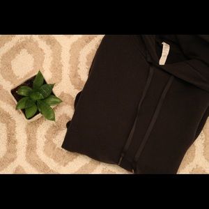 LuluLemon Women’s Sweatershirt